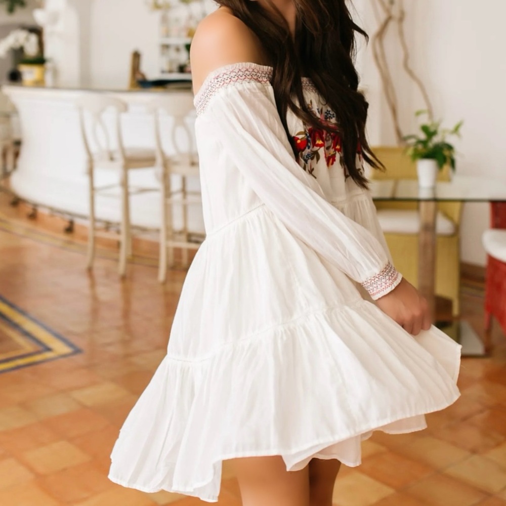 Free People White DRESS EMBROIDERED Cotton Baby Doll Off shoulder - XS